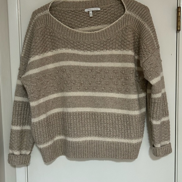 Victoria’s Secret sweater - Picture 1 of 1